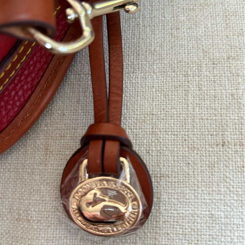 Dooney & Bourke Red Leather Duck bag Crossbody NWT - Picture 6 of 7